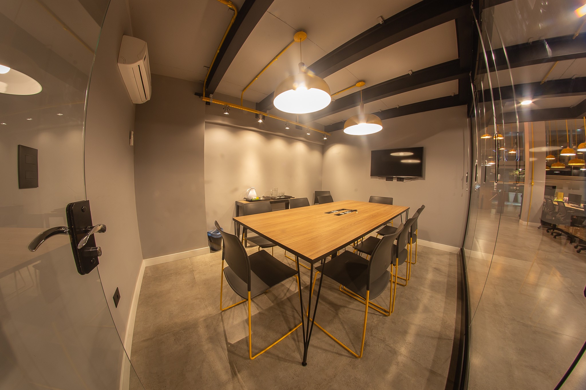 Hus Coworking - Sala de Reunião 02